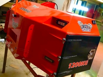 Grizzly Trailers UK and Bespoke Fabrications Grizzly merchandise