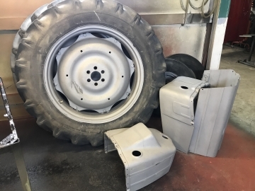 Grizzly Trailers UK and Bespoke Fabrications Grizzly merchandise
